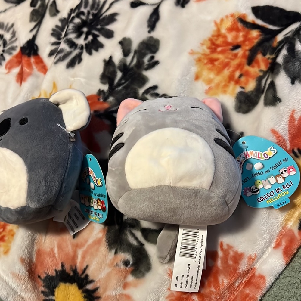 Two squishmellos - Picture 3 of 5